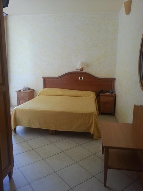 Hotel Mistef Falerna Quarto foto